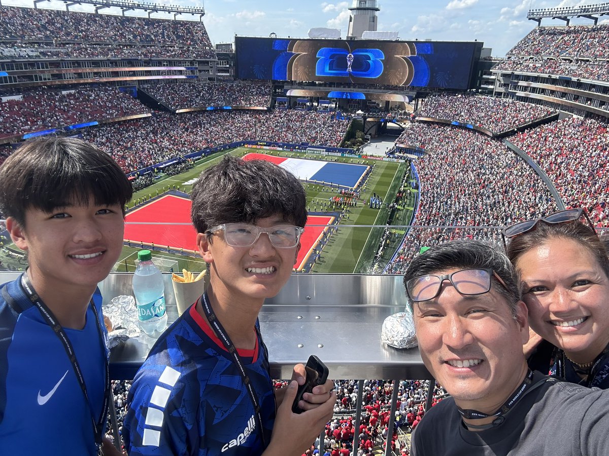 OUbabybrainMD's tweet photo. We are French and Moroccan, and Mbappé and Hakimi fans for the day! https://t.co/BPiK02uOJO