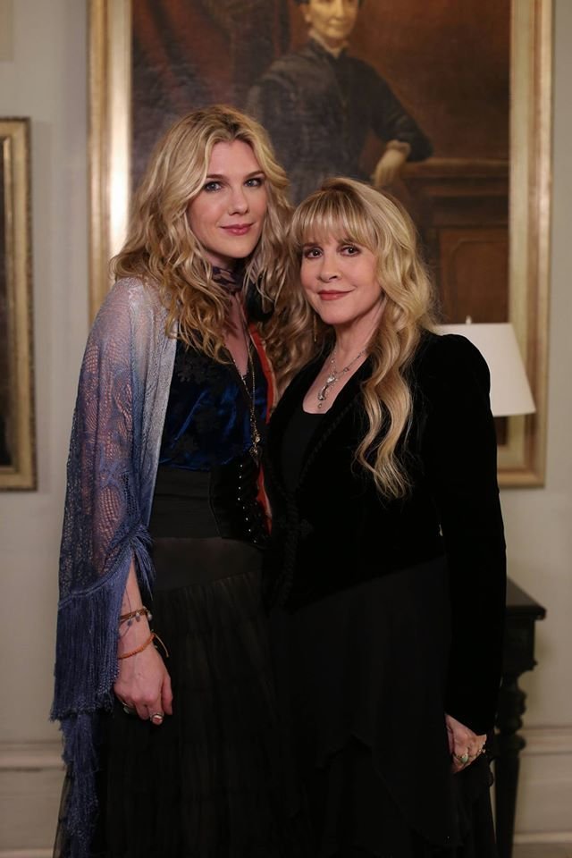 cherryizadise's tweet photo. nunca perdoarei a cretina do ryan murphy por não ter feito de tudo p trazer a lily rabe p reviver minha misty day fã de stevie nicks https://t.co/GYNBFgJsbo