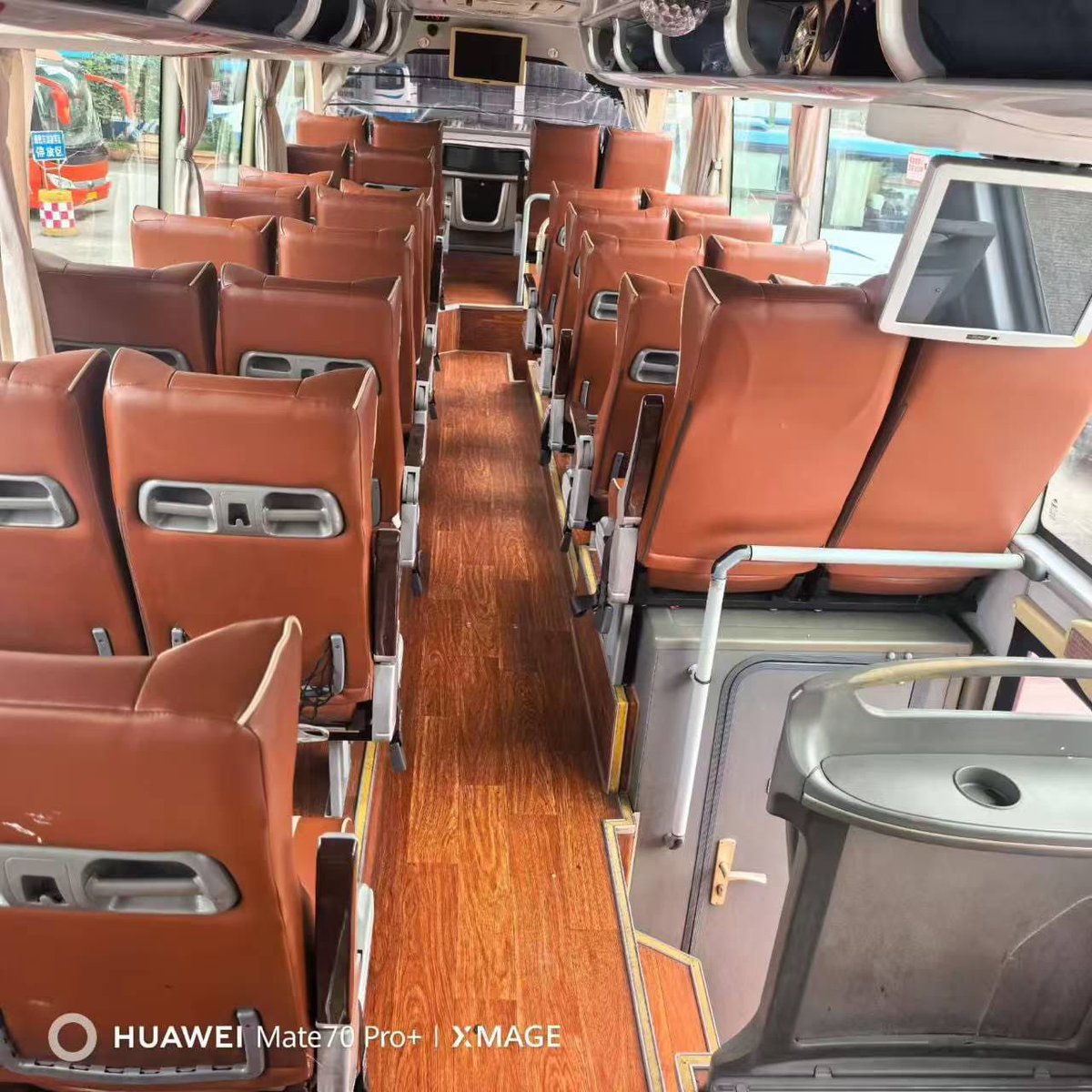 nolimitmiracle's tweet photo. Yutong 6126, 2015: 49 seats, high second class, with toilet facilities, airbags, Yanli 375 engine, Tier 4 emission standard, excellent vehicle condition, only buying 26M Naira. 

 I can help you ship with cheap amount https://t.co/3TveiKySa3