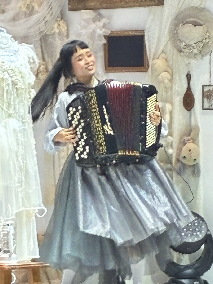g_aobozz's tweet photo. ももちゃんにハイタッチしてもらえて
その前のお芝居がぶっ飛ぶほど嬉しかったけど、お芝居も、歌も、演奏も、お話も最高で、ぶっ飛ぶことはなく
素敵な夜でした。 #超Maria https://t.co/8czAN7ygFc