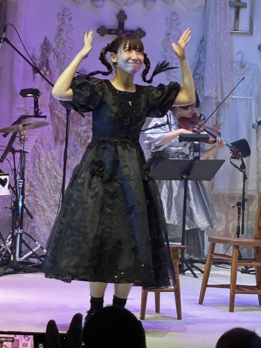 g_aobozz's tweet photo. ももちゃんにハイタッチしてもらえて
その前のお芝居がぶっ飛ぶほど嬉しかったけど、お芝居も、歌も、演奏も、お話も最高で、ぶっ飛ぶことはなく
素敵な夜でした。 #超Maria https://t.co/8czAN7ygFc