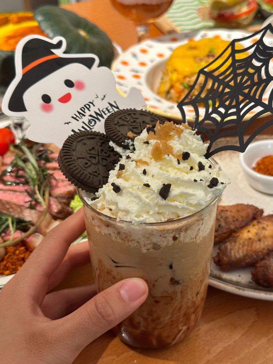 Alakey54's tweet photo. [ Halloween Special: Spooky Season Feast  Try our pumpkin spiced pasta u0026 candy corn cheesecake tonight! Limited spots only! #HalloweenTreats] https://t.co/lPZ1nCFhup
