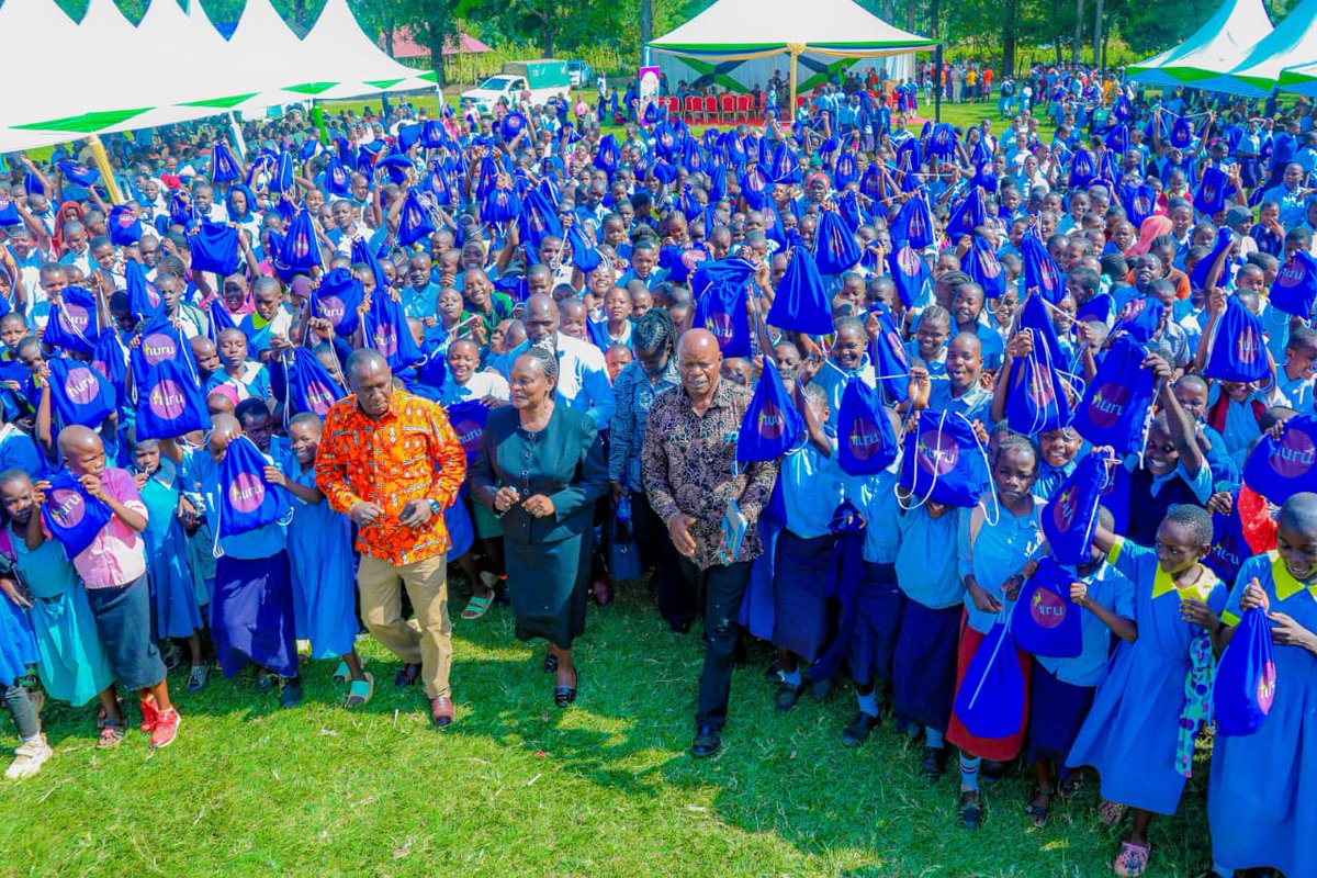 ProfJanetBarasa's tweet photo. Today, I conducted a menstrual hygiene campaign and mentorship programme in Navakholo Sub-County, where more than 1,268 girls from nine schools received reusable sanitary pad starter kits to keep girls in school, and empower them to pursue their education with dignity. https://t.co/kJjsJSt7IM