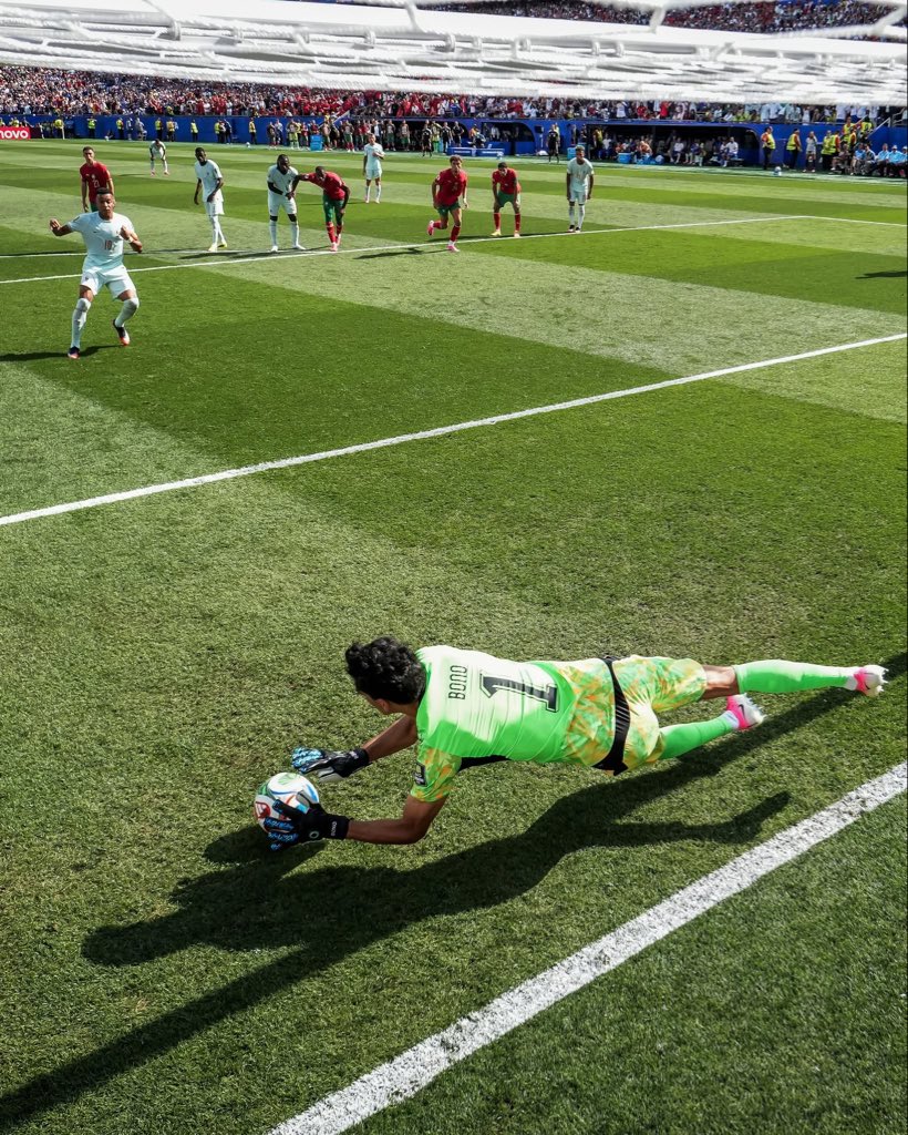 freelance0_0's tweet photo. Including shoot-outs, 🇲🇦 Yassine Bounou has only been beaten by two out of nine penalties he's faced at the World Cup (saved four, three missed the target). https://t.co/oI1fstiXhR