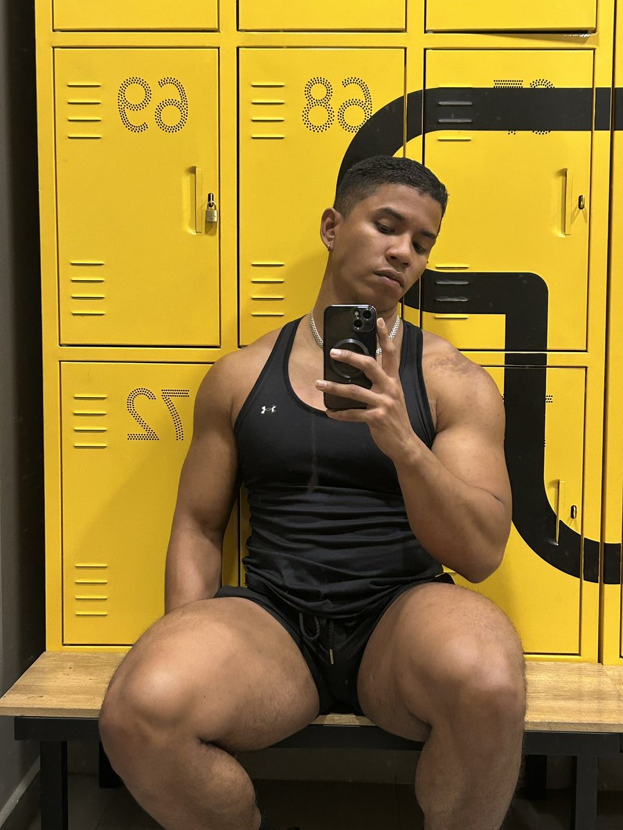 leprezie_'s tweet photo. 🥱 body looked insane here! 🙂‍↔️ https://t.co/tGYNTn550P