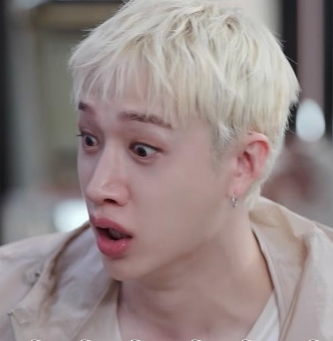 wlfiechans's tweet photo. new bang chan reaction pic just dropped https://t.co/LbabGHM2Cs