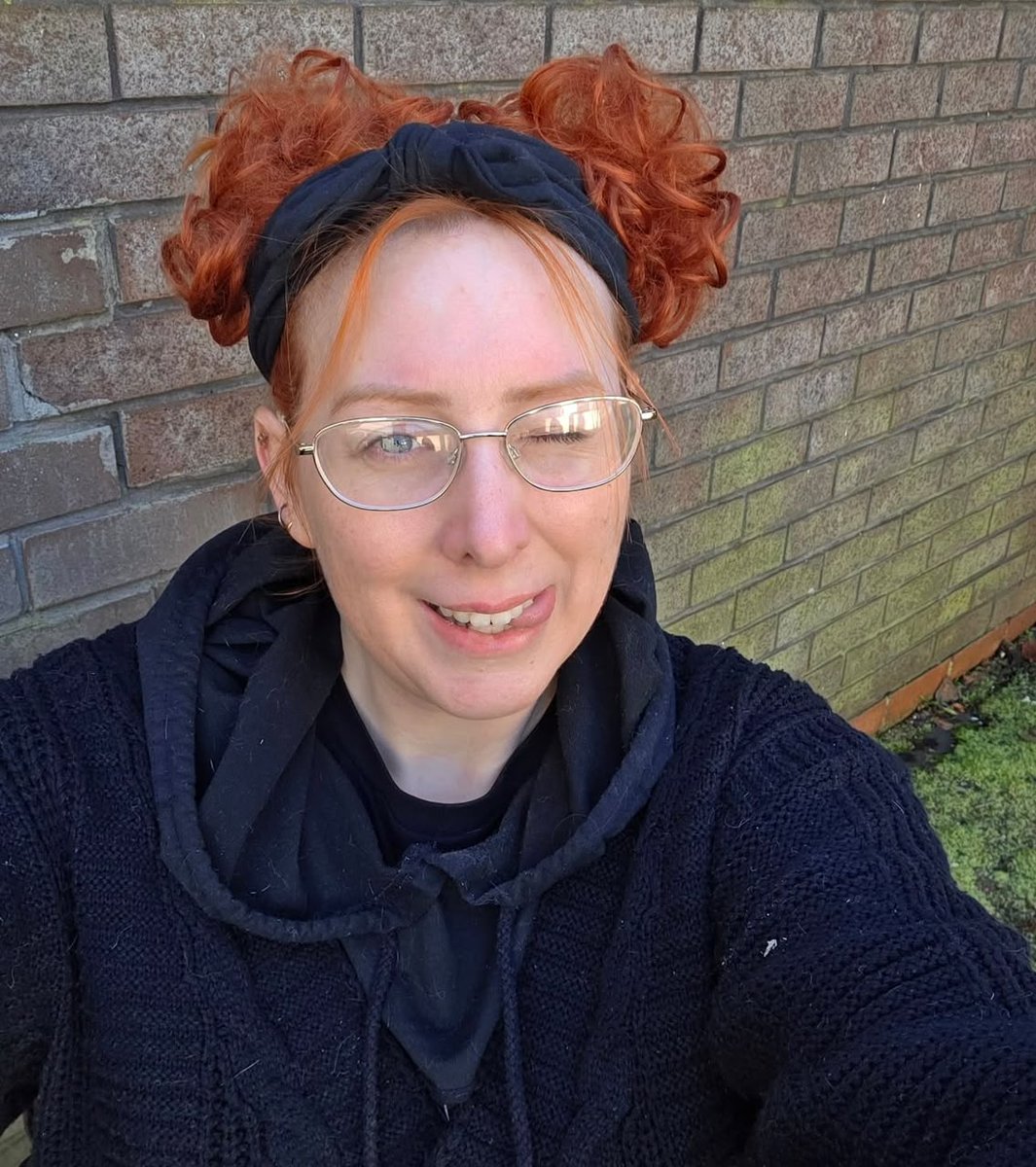 CharlesLin2371's tweet photo. Oh yeah, take a look at my temporary gigs 😀 just holding it down until I can order some nicer frames with my new prescription. #sugarbaby #sugardaddy #payingpigneeded https://t.co/UVAIGxY30I