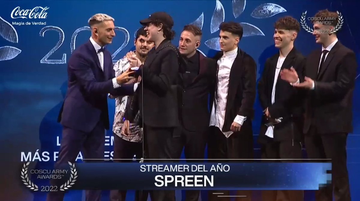 jclipsarg's tweet photo. JAJSAJJSAJ después se sube a levantar el premio y se come los mocos, lo bancaba al ivo pero es una bandaaa https://t.co/jqkm3D8rLJ