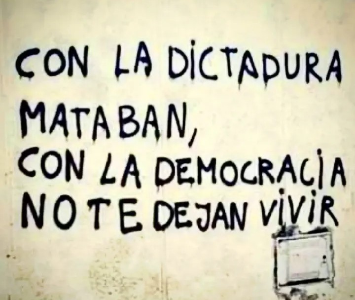 VerbenaJorge's tweet photo. El problema es SIEMPRE el capitalismo 
Hay que terminar con éste sistema inhumano e injusto ✊ https://t.co/d6SBBcMS8s