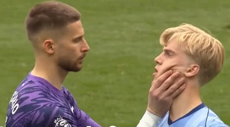 dailyorker's tweet photo. ❤️‍🔥 CINQUENTA TONS DE BOLA? Ainda sobre a estrela em ascensão Draco Malfoy, fontes próximas do atleta afirmam terem o visto com o homem da foto, que o mesmo apelida carinhosamente como "daddy". https://t.co/n8jNIP9tZc