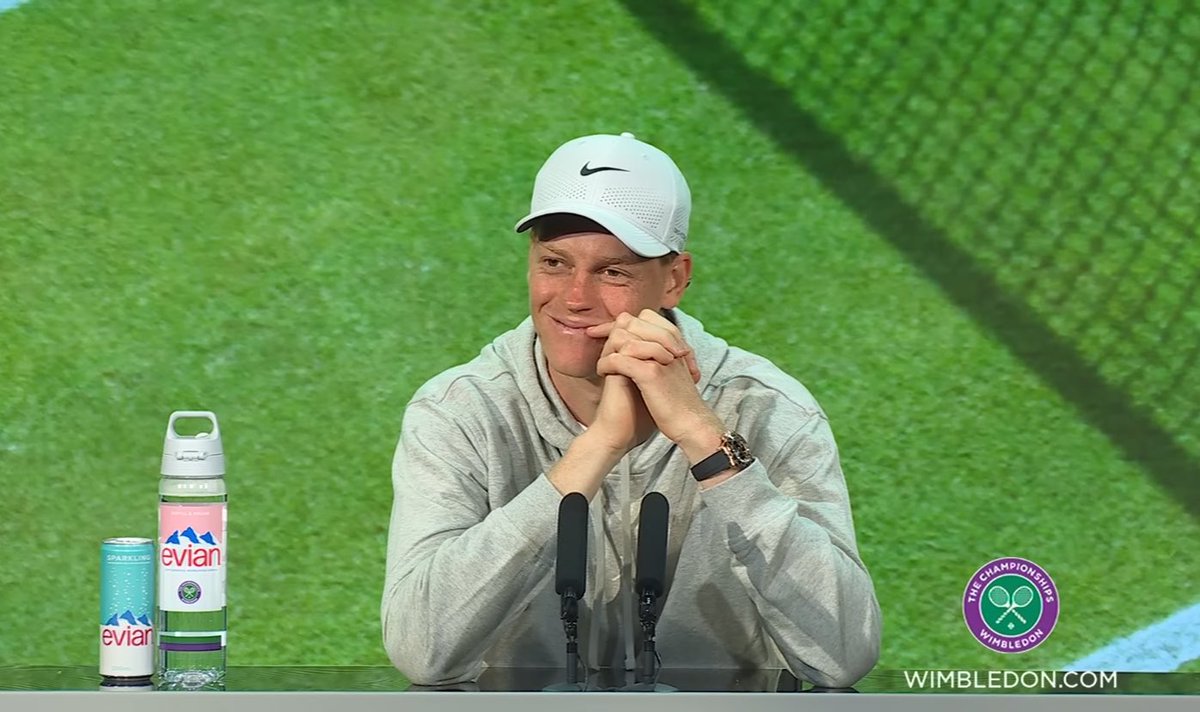 jannik_files's tweet photo. Italian journalists asked Jannik Sinner if he still enjoys playing tennis, assuming that he looks like he’s less happy on court lately, in their opinion.

🦊: “No, no, I still have fun playing tennis. I don’t have fun coming here and talking to you (journalists.)”

😭😭😭 https://t.co/rDq0I3TSv5