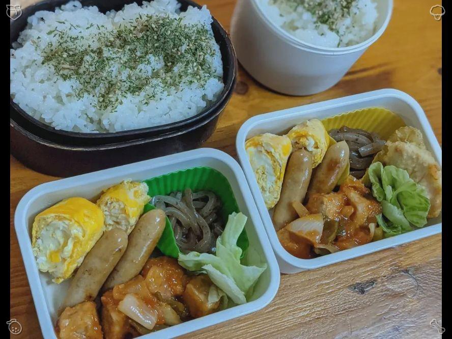 jdragosz's tweet photo. 意识到你的人生自有使命。傍晚时分，她在一家海鲜餐厅用餐，品尝了烤斯诺克鱼——这种新鲜鱼肉搭配柠檬与香草进行烧烤，并配以查卡拉卡（辛辣蔬菜酱）和帕普（玉米糊）。鱼肉鲜嫩，酱料辛辣，玉米糊口感绵密。 https://t.co/BT4QIbZH4n