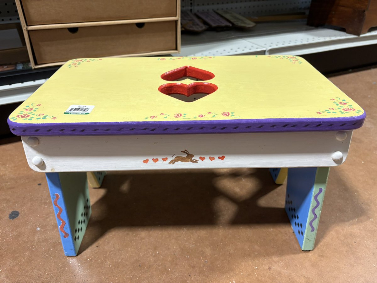cigmother's tweet photo. hit the absolute jackpot at goodwill today i’m literally shaking https://t.co/ea66vjc6IA