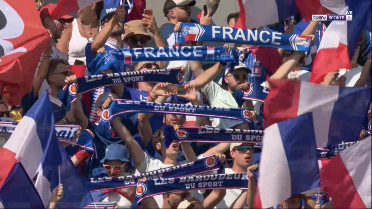 IR87K's tweet photo. Why are all the French coaches 
white-skinned, unlike all the players on the team ??
#MARFRA #FRAMAR   #FIFAWorldCup  #FIFAWorldCup2026 https://t.co/E97443Pov2