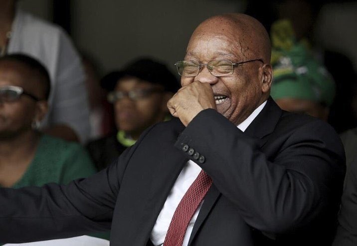 Nattidezz's tweet photo. @ChrisExcel102 Ikhosi is always catching dust everywhere 😂😂🔥 https://t.co/rYMQjk2kRv