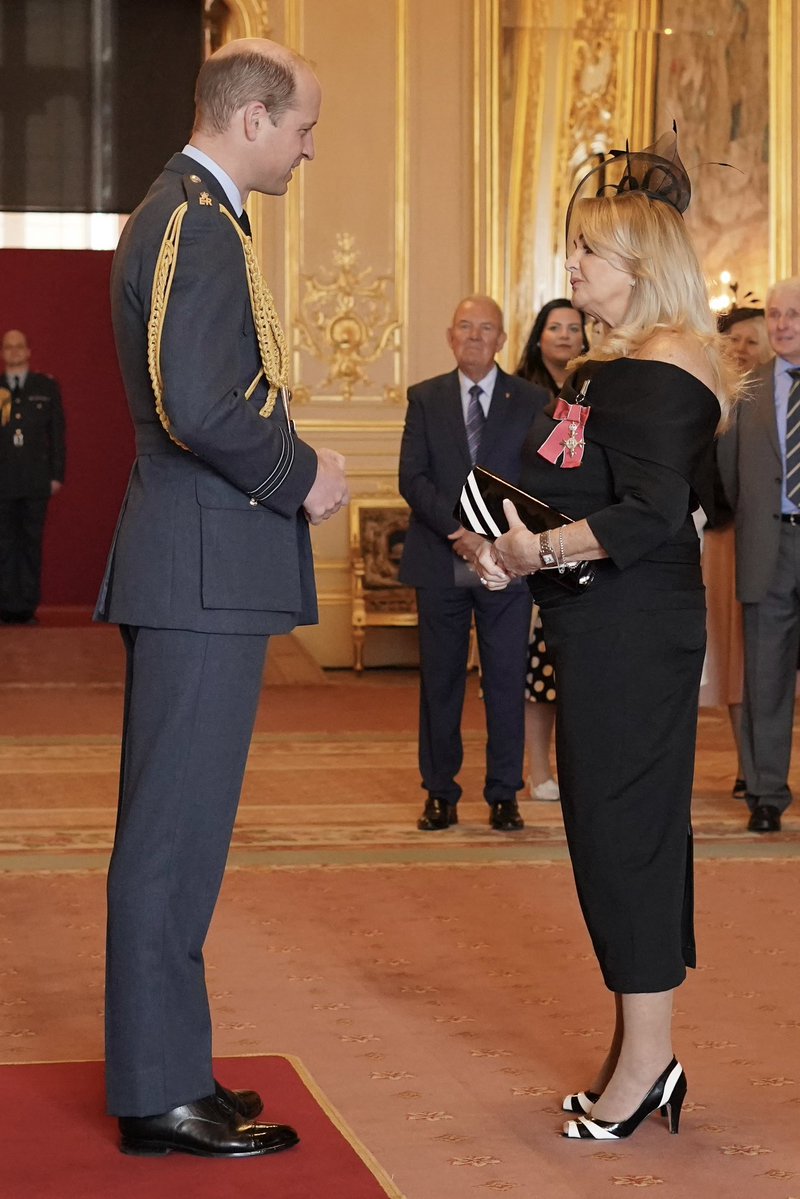 KensingtonRoyal's tweet photo. We are deeply saddened by the passing of Bonnie Tyler.

A proud Welsh icon, her extraordinary voice and unforgettable music touched millions around the world and will continue to inspire generations to come.

Our thoughts are with her husband, family, friends and all who loved her. Diolch am y gerddoriaeth. 

W