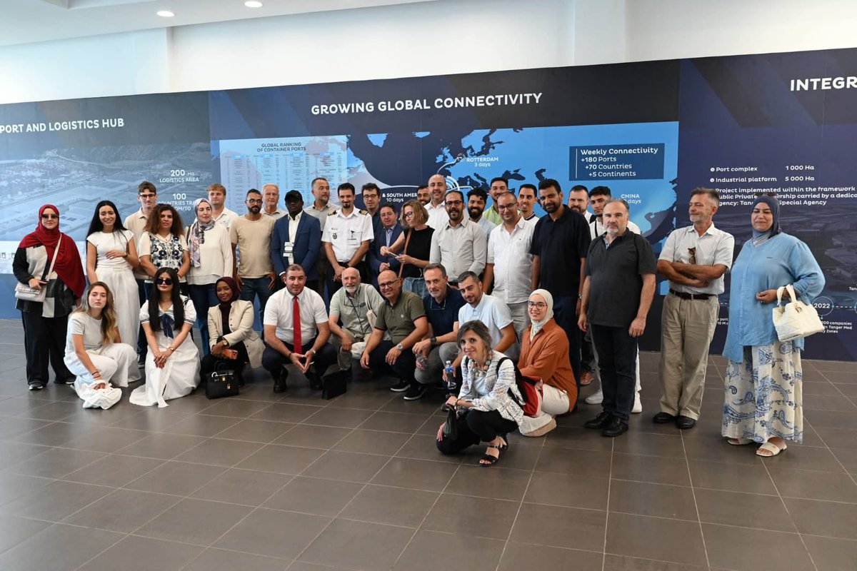 AssmarNour's tweet photo. حضور عالمي… يعكس مكانة KAKSBC كشريك دولي موثوق.

تواصل KAK International Business Services Company (KAKSBC) تعزيز حضورها على الساحة الدولية من خلال المشاركة في أبرز الفعاليات الاقتصادية والتقنية حول العالم.

فبعد مشاركتنا كشريك دولي وعارض رسمي في الملتقى الدولي للأعمال 2026 بمدينة طنجة، ومشاركتنا في منتدى Smart Contract Morocco 2026 بالدار البيضاء، الذي جمع نخبة من الفاعلين في مجالات التحول الرقمي والضيافة والتصميم بين المغرب وإسبانيا، يواصل فريقنا تمثيل الشركة في أهم المحافل الدولية.

ويتواجد فريق من KAKSBC حاليًا في هونغ كونغ للمشاركة في معرض LEAP، بينما يشارك فريق آخر في باريس في فعاليات افتتاح بطولة الألعاب الإلكترونية العالمية المنظمة من قبل المملكة العربية السعودية.

إن هذا الحضور المتزامن في إفريقيا وآسيا وأوروبا يعكس رؤية KAKSBC العالمية، ويؤكد مكانتها كشركة تبني شراكات استراتيجية، وتواكب أحدث التطورات، وتربط المستثمرين والشركات بالفرص الواعدة في مختلف الأسواق.

Building Global Business Bridges.

#KAKSBC #KKBusiness #GlobalBusiness #InternationalBusiness #GlobalPartnerships #BusinessDevelopment #Investment #Innovation #DigitalTransformation #SmartContracts #LEAP #HongKong #Paris #Tangier #Casablanca #Morocco #SaudiArabia #Spain #Entrepreneurship #Networking #Africa #Europe