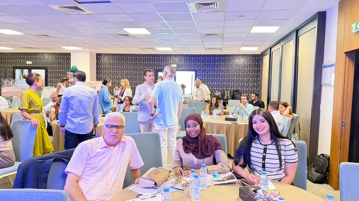 AssmarNour's tweet photo. حضور عالمي… يعكس مكانة KAKSBC كشريك دولي موثوق.

تواصل KAK International Business Services Company (KAKSBC) تعزيز حضورها على الساحة الدولية من خلال المشاركة في أبرز الفعاليات الاقتصادية والتقنية حول العالم.

فبعد مشاركتنا كشريك دولي وعارض رسمي في الملتقى الدولي للأعمال 2026 بمدينة طنجة، ومشاركتنا في منتدى Smart Contract Morocco 2026 بالدار البيضاء، الذي جمع نخبة من الفاعلين في مجالات التحول الرقمي والضيافة والتصميم بين المغرب وإسبانيا، يواصل فريقنا تمثيل الشركة في أهم المحافل الدولية.

ويتواجد فريق من KAKSBC حاليًا في هونغ كونغ للمشاركة في معرض LEAP، بينما يشارك فريق آخر في باريس في فعاليات افتتاح بطولة الألعاب الإلكترونية العالمية المنظمة من قبل المملكة العربية السعودية.

إن هذا الحضور المتزامن في إفريقيا وآسيا وأوروبا يعكس رؤية KAKSBC العالمية، ويؤكد مكانتها كشركة تبني شراكات استراتيجية، وتواكب أحدث التطورات، وتربط المستثمرين والشركات بالفرص الواعدة في مختلف الأسواق.

Building Global Business Bridges.

#KAKSBC #KKBusiness #GlobalBusiness #InternationalBusiness #GlobalPartnerships #BusinessDevelopment #Investment #Innovation #DigitalTransformation #SmartContracts #LEAP #HongKong #Paris #Tangier #Casablanca #Morocco #SaudiArabia #Spain #Entrepreneurship #Networking #Africa #Europe
