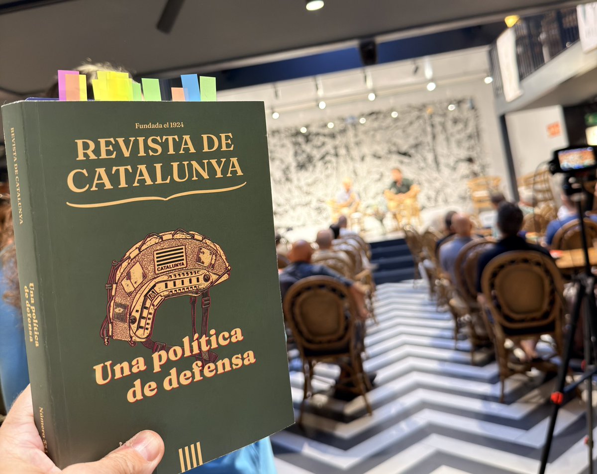 arturbaro's tweet photo. Avui he estat a la presentació del nou volum de la @RevistaCat UNA POLÍTICA DE DEFENSA coordinat per @PolMolas82 i dirigit per @fredericjporta En porto llegit un 20%  i ja us puc dir que s’hauria de fer llegir per la gent independentista i classe politica nacionalista catalana. https://t.co/UzUwst52j2