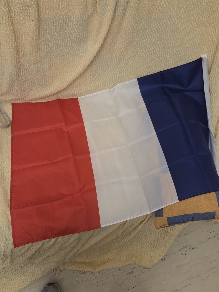 PierreVoice's tweet photo. #MARFRA allez les bleus ✊️✊️🇨🇵🇨🇵🔥🔥⚽️⚽️✨️✨️ https://t.co/zAKFpTpBIr