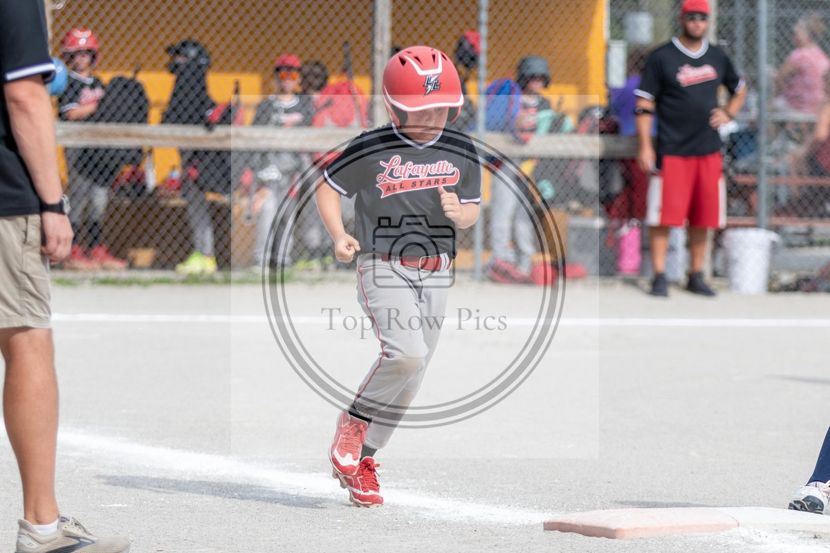 TopRowPics's tweet photo. Another 8U Wednesday night single elimination game between CC and Lafayette All-Star teams.  #Favor8s https://t.co/uKFvgKjDjP