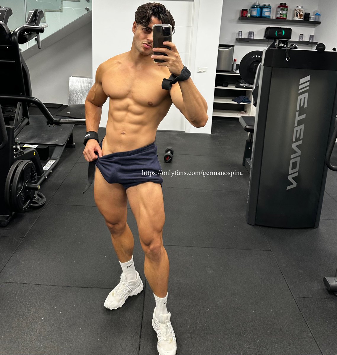 fitger80's tweet photo. Hey, shall we talk?

Hablamos? 😏🔥

https://t.co/y1rhcBJkXl

#CHUDAİ #onlyfans #gym  #boys https://t.co/fenBJFnGKO