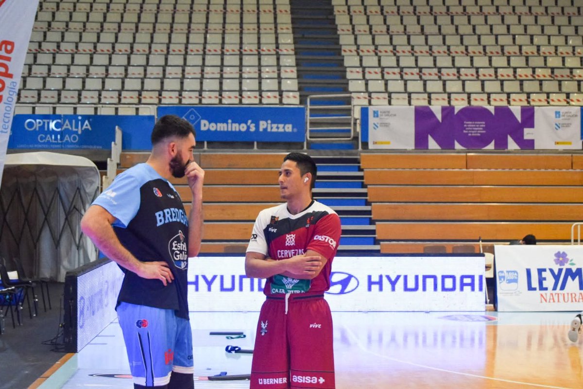 BasquetMexico's tweet photo. 🇲🇽🏀MEXICO JUEGA BASQUET:
Hace 5 años 2 mexicanos jugaban en la LEB Plata de España.
 Israel Gutiérrez con Breogan y Moisés Andriassi con Fundación CBG. https://t.co/sdGCPY4B7V
