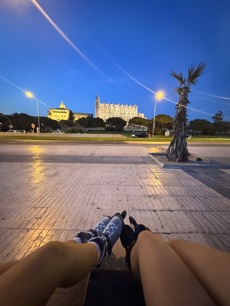danielavogb's tweet photo. Patinar por siempre y para siempre ✨ https://t.co/07nIAVaioM