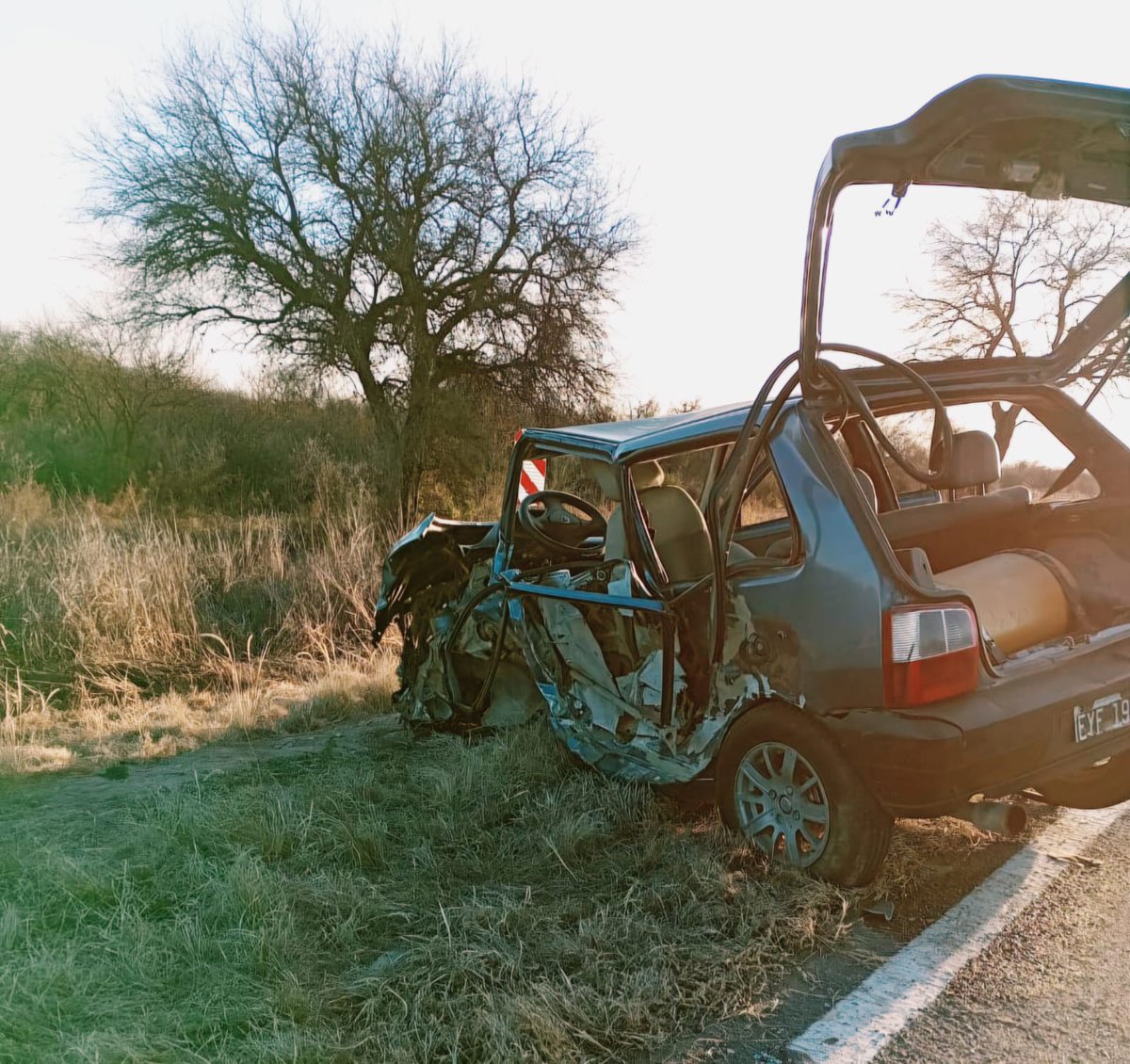 MAGAZINEUBM's tweet photo. RN 20: Heridos de gravedad en un choque entre un auto y un camión
https://t.co/EHeNWd4rDF https://t.co/2wMSw3lYXo
