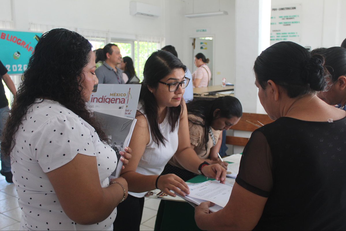 Montano_Ventura's tweet photo. 🧵 1/3
🤝 Diálogo directo con las comunidades.

Participamos en la etapa informativa acerca de la consulta a personas, pueblos y comunidades indígenas y afromexicanas, organizada por el @IEPCTabasco en Tamulté de las Sabanas, Centro, Tabasco.

Un ejercicio que refuerza el vínculo con la ciudadanía y reafirma nuestro compromiso con una democracia más incluyente, participativa y cercana. 🗳️