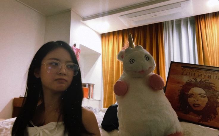 rsiextrl's tweet photo. my unicorn is not pregnant https://t.co/zI6OUq5DKM