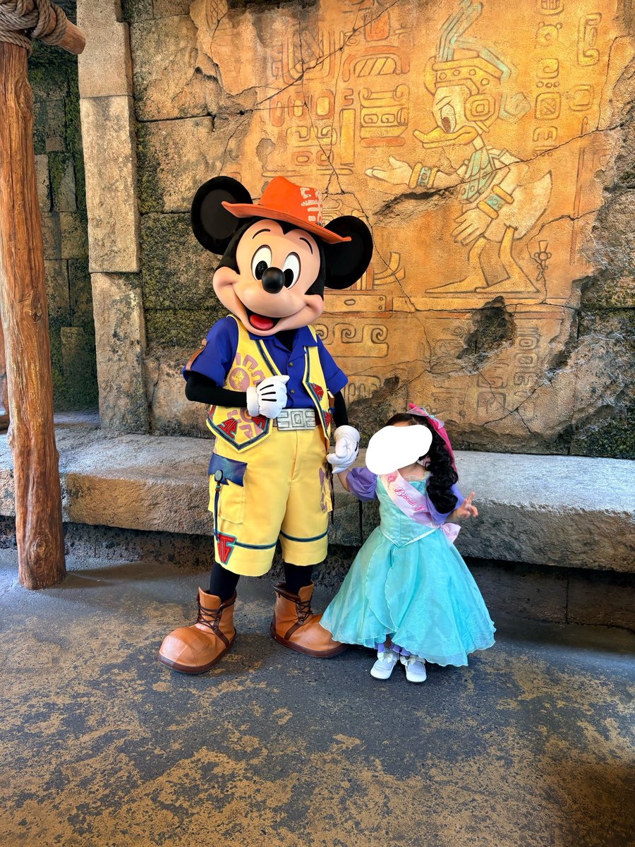 _ibuibu_m's tweet photo. 先日のビビディ2回目。
👧リクエストのアリエル🧜
無表情変身からの大暴れで、シンデレラより髪の維持が難しかった😂💜💙
次は黄色のドレスがいいねって言ってたので予約頑張ります💛 https://t.co/qdSNzYofUO