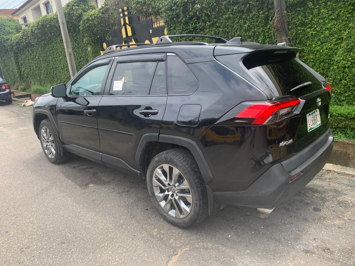 MinkailAutosLtd's tweet photo. Pre-ordered 2021 Toyota RAV4 XLE ready for delivery to Abuja #MinkailNigeria #HelpMeImport #SaveSomeMore https://t.co/LcZDdZmTeR