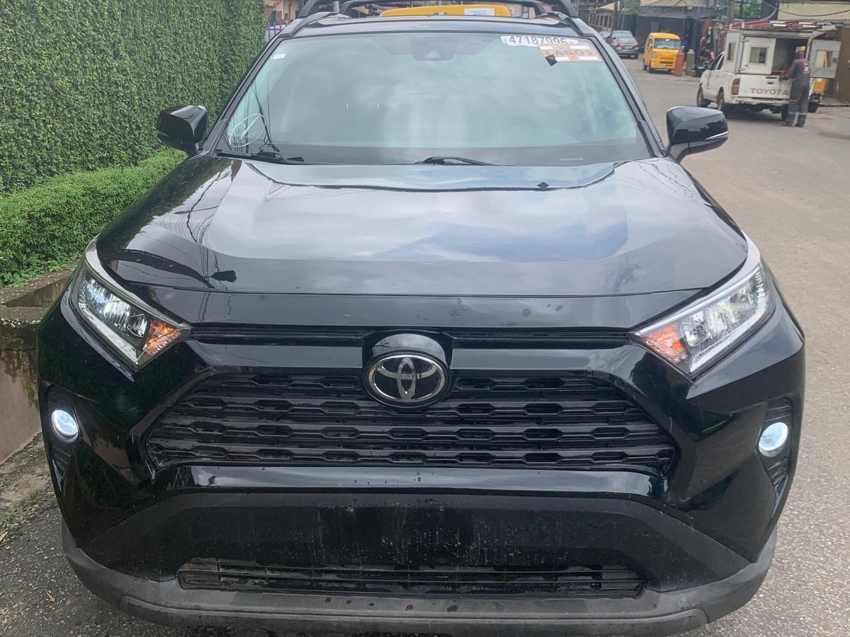 MinkailAutosLtd's tweet photo. Pre-ordered 2021 Toyota RAV4 XLE ready for delivery to Abuja #MinkailNigeria #HelpMeImport #SaveSomeMore https://t.co/LcZDdZmTeR
