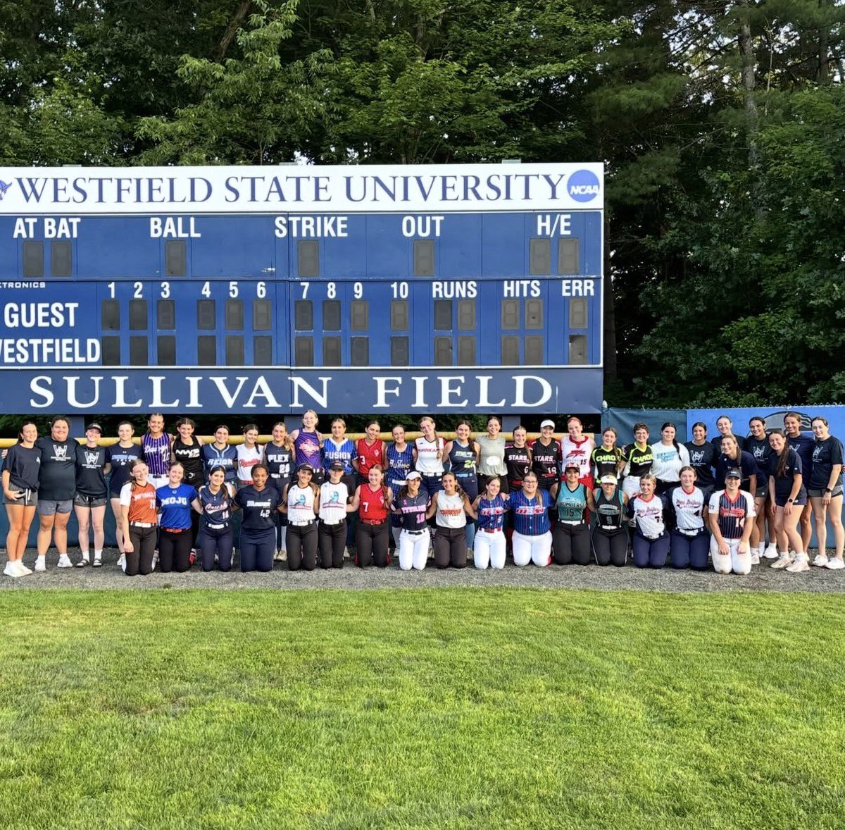 ninteaua2027's tweet photo. Thank you to Coach Hough and the rest of the coaches as well as players who hosted an amazing camp! Everyone was extremely welcoming and supportive. This was an amazing opportunity that helped me grow and showcase my skills. I hope to be back soon! #classof2027 #1B #3B #goowls https://t.co/gKIvx07ctt