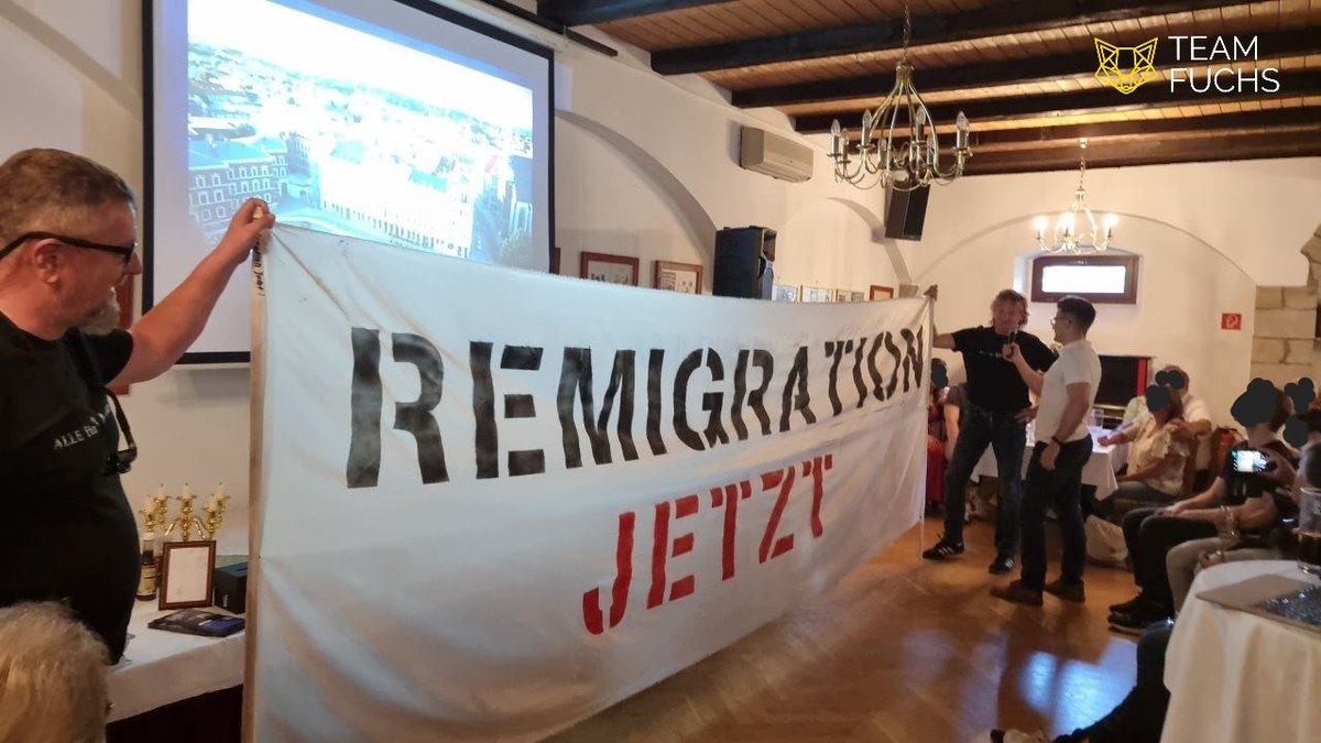 mr_marcus_fuchs's tweet photo. Der Vortragsabend in Dresden mit Martin Sellner zum Thema Remigration war ein voller Erfolg. Der Saal war bis auf den letzten Platz gefüllt, die Stimmung war gut und der Vortrag packend. 💪 https://t.co/yiSLhIk5cG