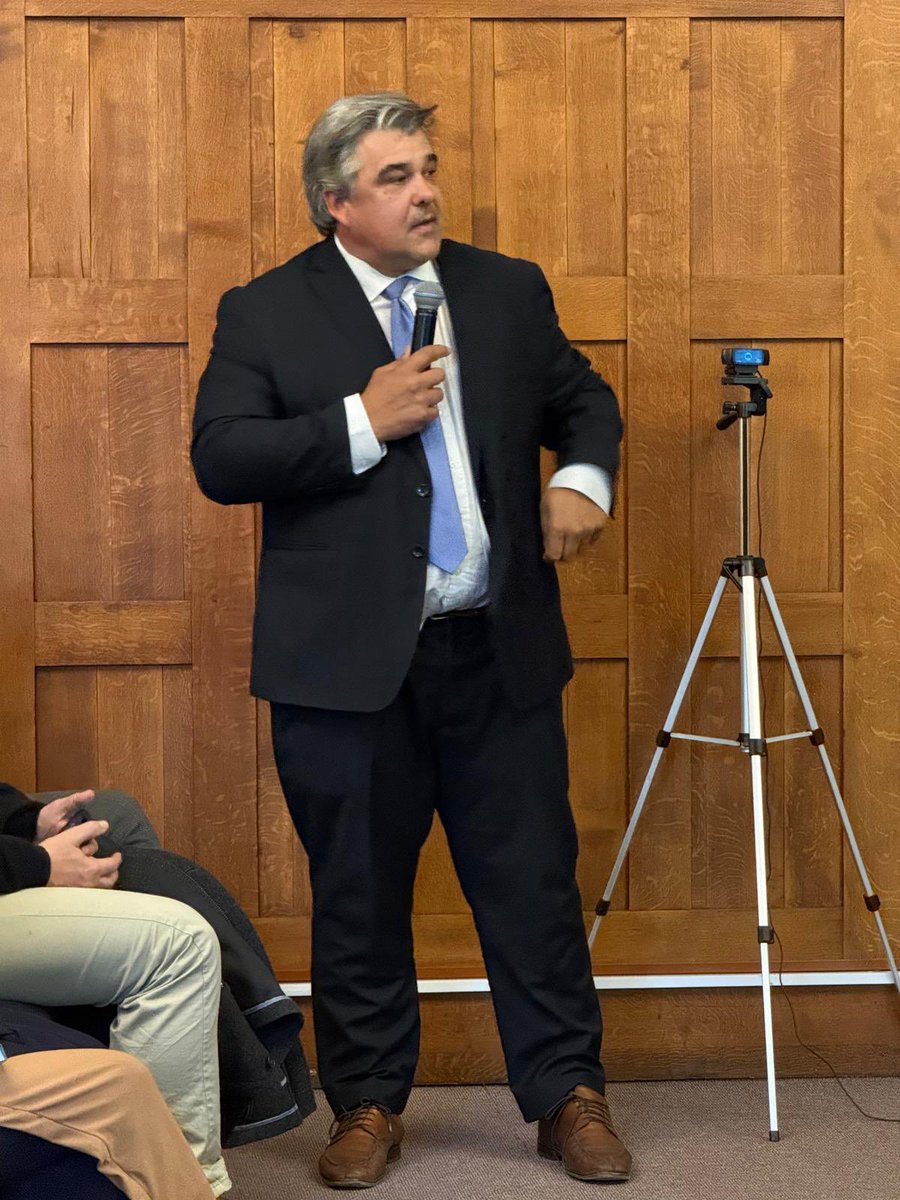 cdcamy's tweet photo. En el @MSPUruguay, en instancia convocada por l Ministra, junto a ex Ministros de Salud, médicos, Poder Judicial, legisladores, cátedras universitarias y la industria farmacéutica. Propósito: fortalecer políticas de acceso a medicamentos y procedimientos de alto costo. https://t.co/hHUrfARdZ4