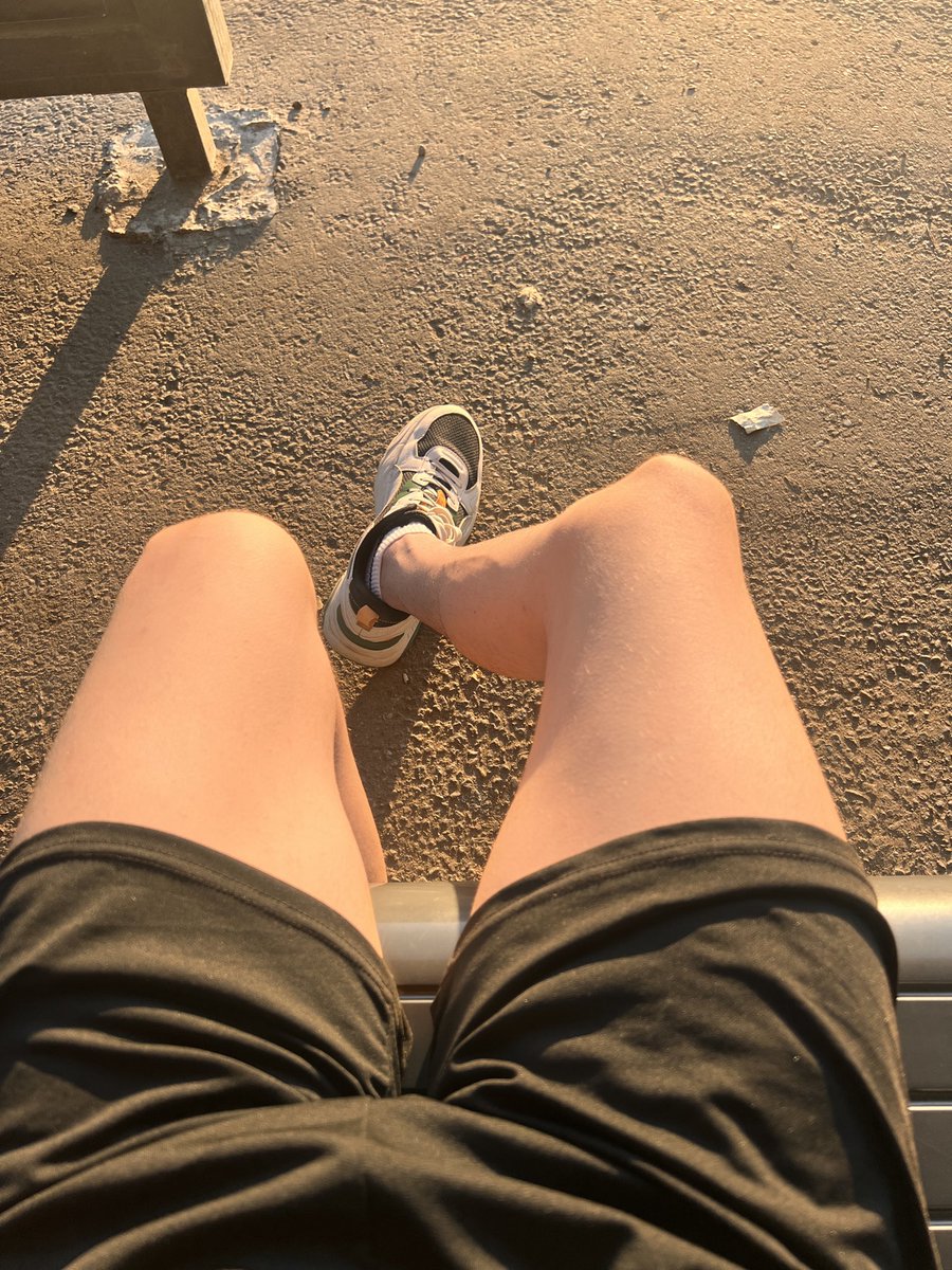 StahX8's tweet photo. #goldenhour #summer #sunset #warmtones #aesthetic #fit #twink #queer https://t.co/4rAPfkNtWT