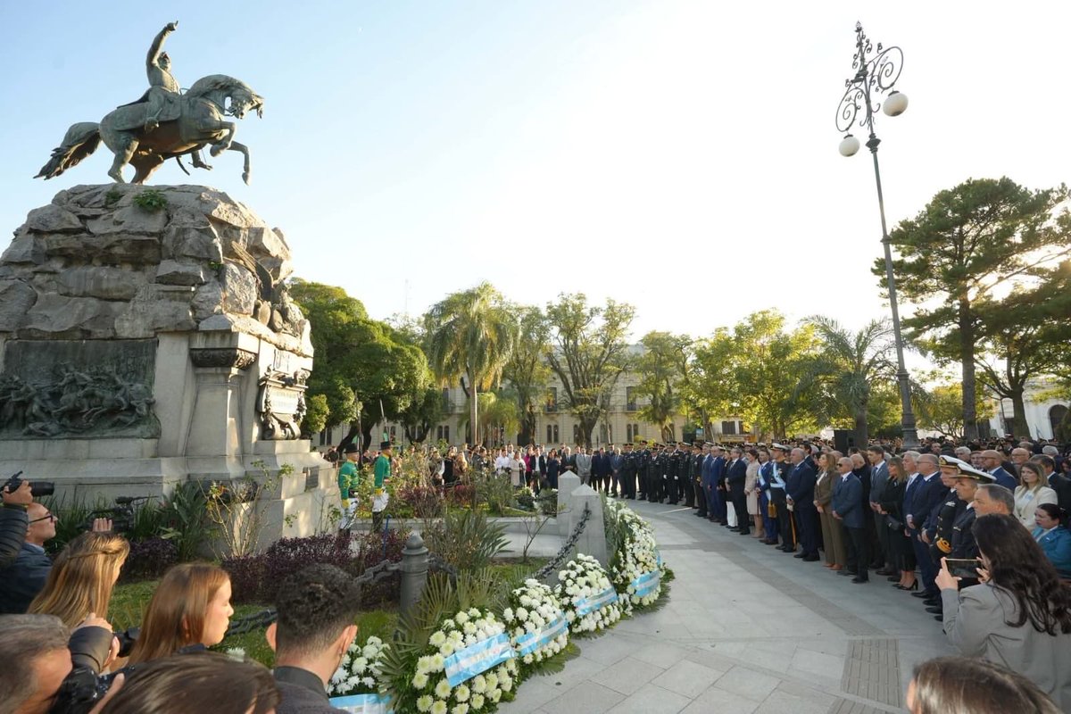 ConsulparRcia's tweet photo. Participamos de los actos principales de la celebración de los 210 años de Independencia de la República Argentina, realizados en la ciudad de Corrientes, presididos por el Gobernador de la Provincia Juan Pablo Valdés, autoridades provinciales y ciudadanía en general. https://t.co/oFV3L6nL9F