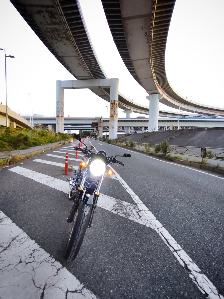 alfatact's tweet photo. 唸るぜ♪
日曜はAAAへ訪問予定😁
#YamahaSR #BigSingle #YAMAHA #SR400 #SR500 #SR595 https://t.co/2Dax2UNjE1