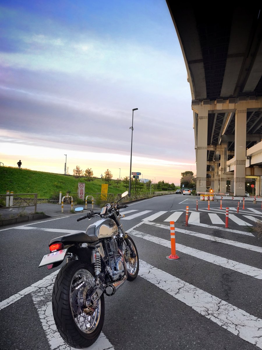 alfatact's tweet photo. 唸るぜ♪
日曜はAAAへ訪問予定😁
#YamahaSR #BigSingle #YAMAHA #SR400 #SR500 #SR595 https://t.co/2Dax2UNjE1