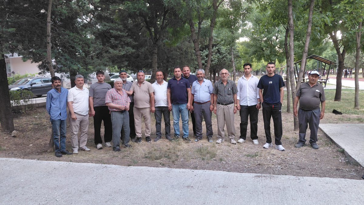 SincanAkParti's tweet photo. Akşemseddin Mahallesi, Pınarbaşı Mahallesi ve Malazgirt Mahallesi haftalık olağan komisyon toplantılarını gerçekleştirdiler. https://t.co/9zXqdMZrbA