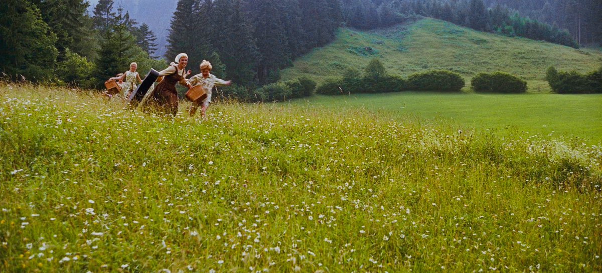 mariasrainer's tweet photo. the dreamiest sequence https://t.co/S14NtWO6bP