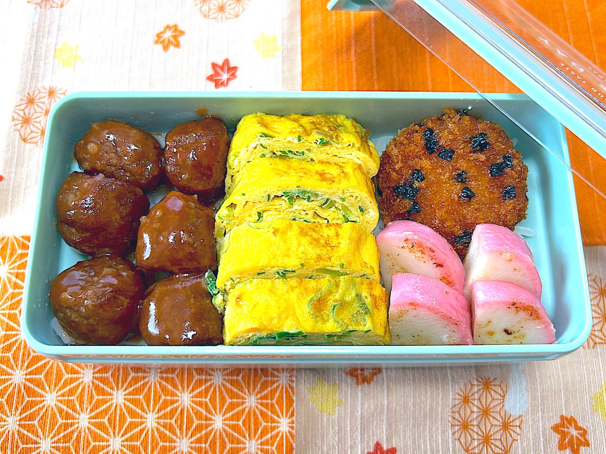 mika70137460's tweet photo. 今日のお弁当🍱🍴
#乗っけ弁当 https://t.co/vPHmO3wBqV
