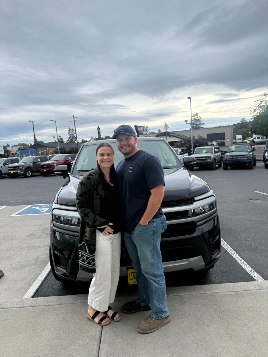 kendallfordbend's tweet photo. Shae N, congrats to you! We appreciate you trusting Victor Bernabe through the process. Like this Expedition?

https://t.co/1rdgJQfSVy

#kendallfordofbend #ford #fordexpedition #expedition #suv #suvlife #bendoregon #bendsuvs #expeditionlife #kendallauto #letsstartsomethinggreat https://t.co/xOTpvwlfC8