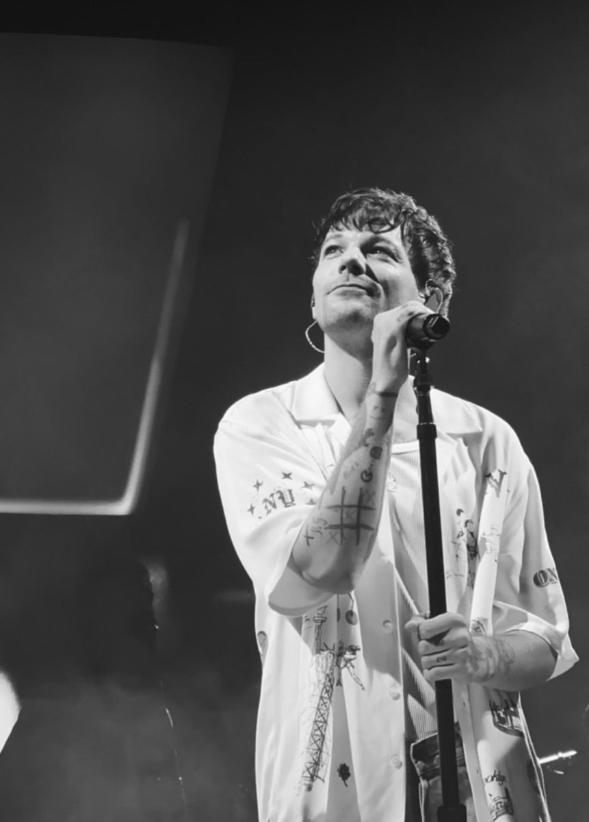 Torjo10's tweet photo. Seeing @Louis_Tomlinson at MSG was something I’ll never forget. I’ll never stop talking about how incredible of a performer he is, or how much he genuinely cares about the people who support him. You can feel it in every song, every interaction, every moment of the show. ✨ https://t.co/4MrMXHP3L9