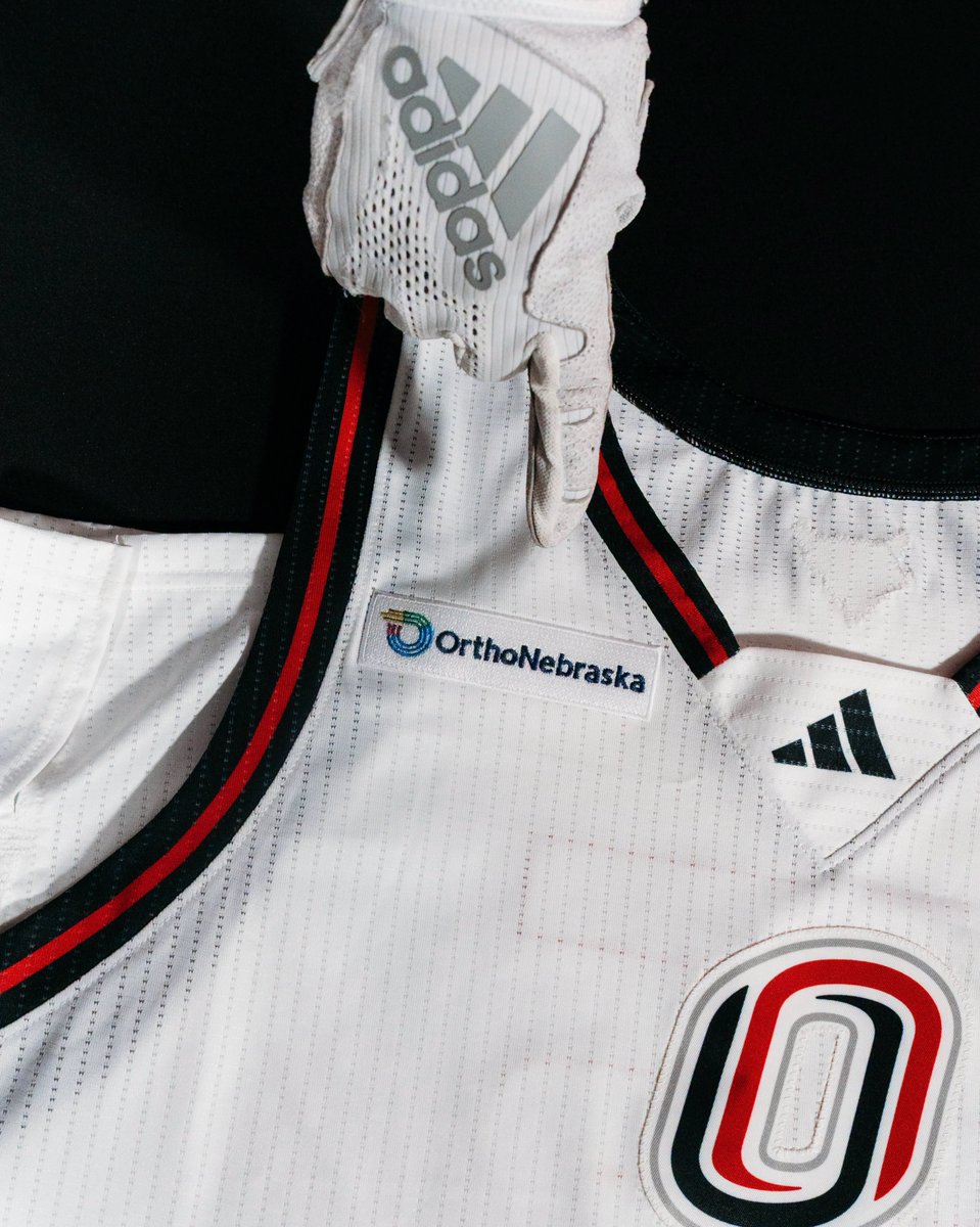 Omahasportsprop's tweet photo. Thanks to our partnership with @OrthoNebraska, Durango has a fresh new look!

Read more ⬇️ 
https://t.co/kYkFuecHb8 https://t.co/8kNyGJU4HQ