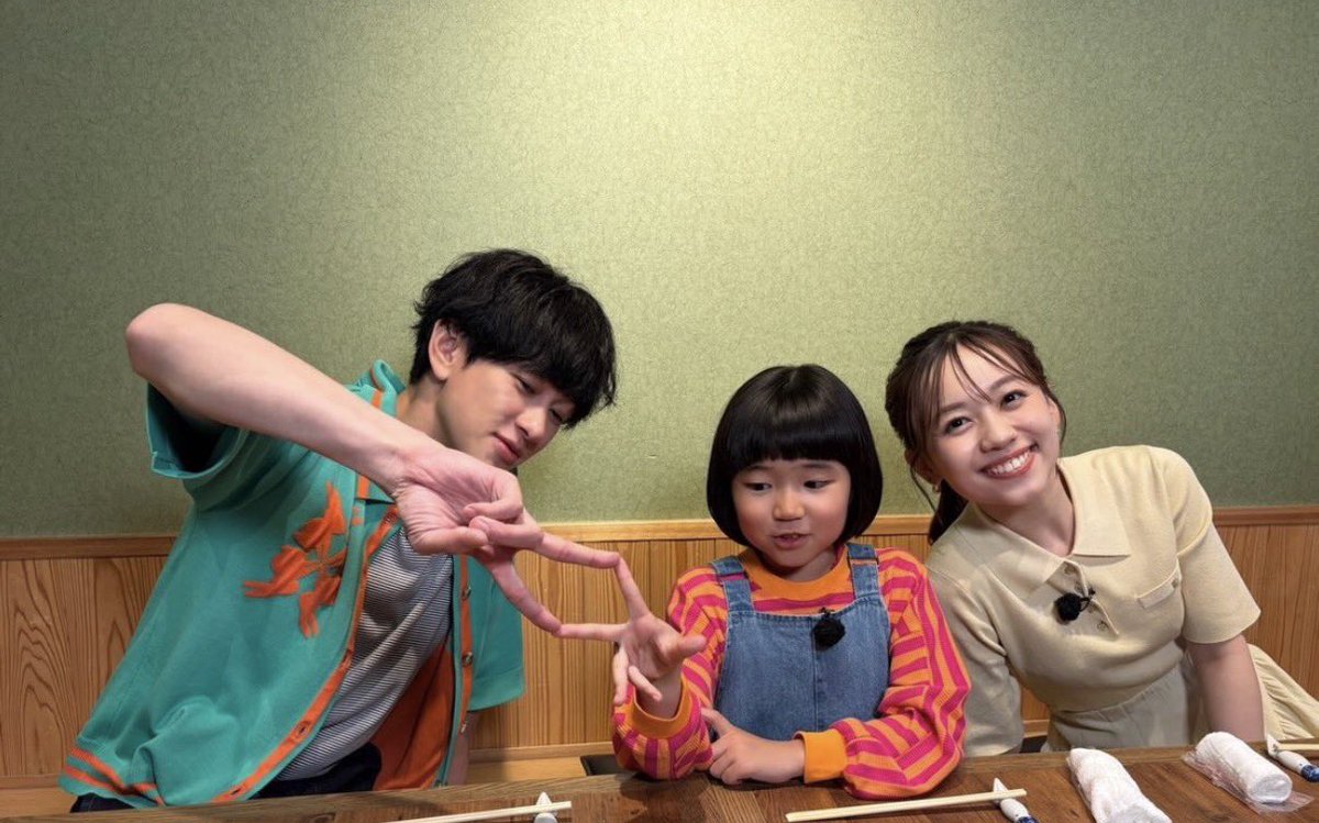nottan45c's tweet photo. 3人で撮ってるけど完全に二人の世界🥹 https://t.co/E8RLL8urJb