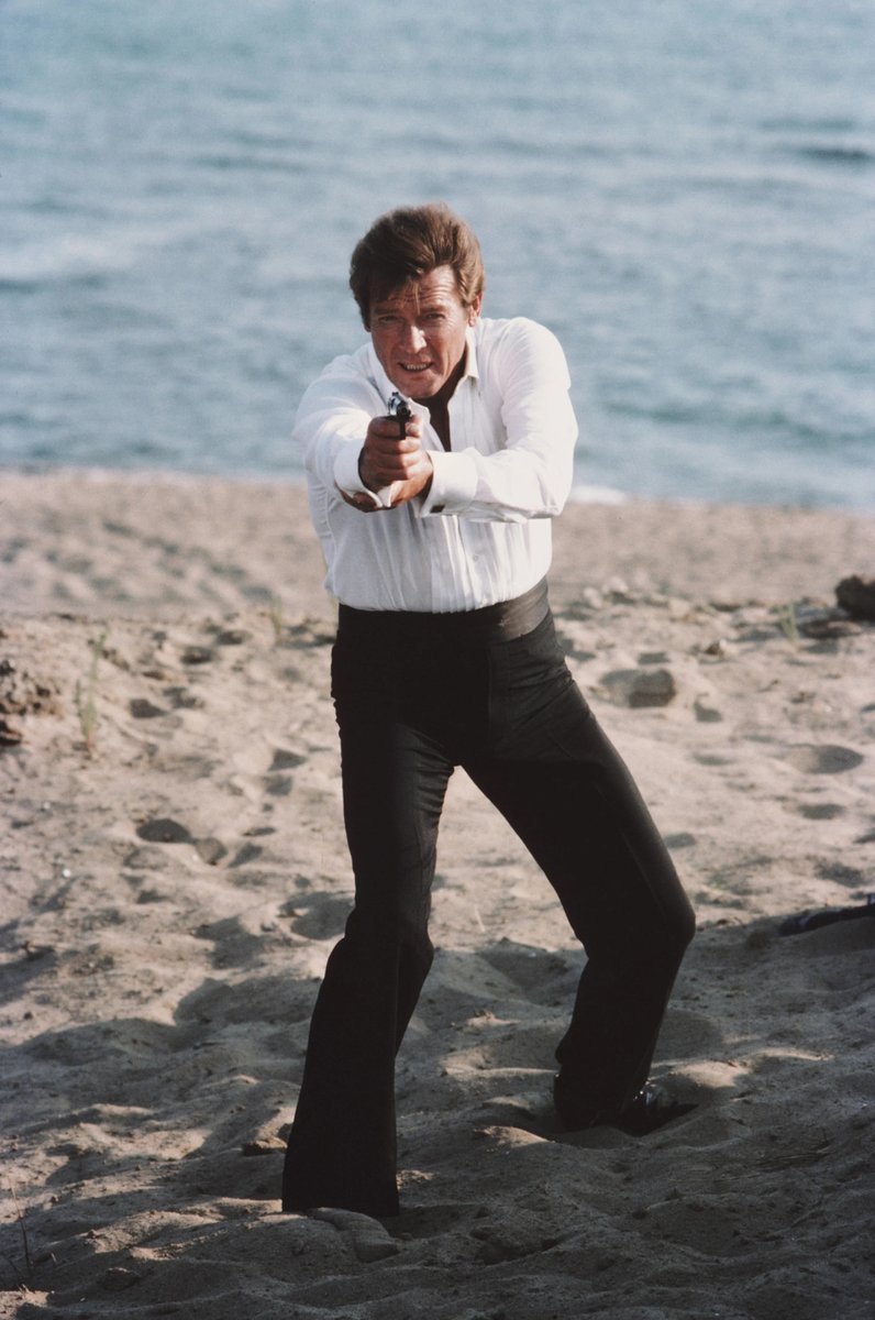 The Roger Moore Fan tweet media