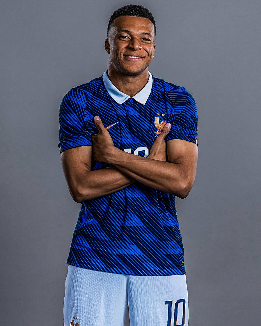 DonShelby_'s tweet photo. Golazo definiendo a lo Thierry Henry al palo largo con el balón prácticamente parado en la frontal.

El mejor jugador del Planeta. https://t.co/bvVECIvngW